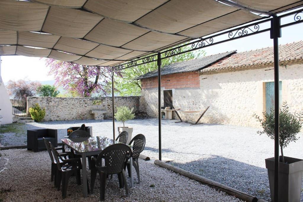 Le Gite Du Jas Vieux Montfort  Ngoại thất bức ảnh